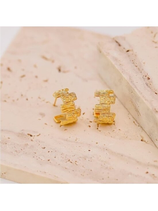 Alex Square Hoop Earrings in Gold – Sela Designs GOLD 14k Gold Plated Square Cuff Hoop Earrings